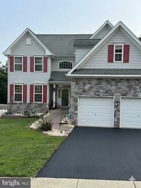 702 CARRIAGE CIRCLE