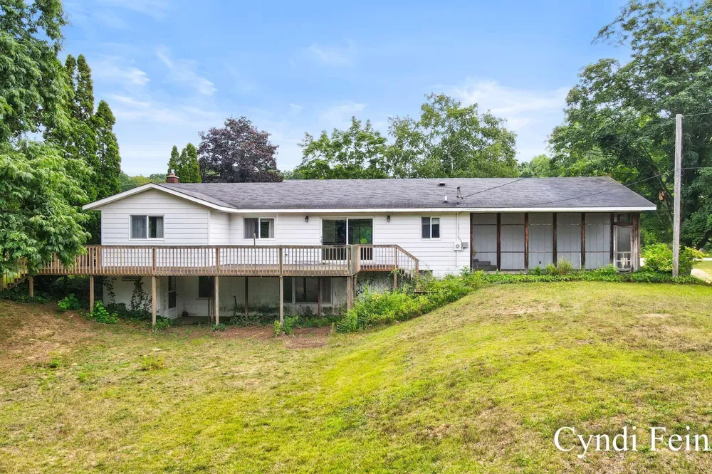 4144 30th Street Dorr, MI 49323