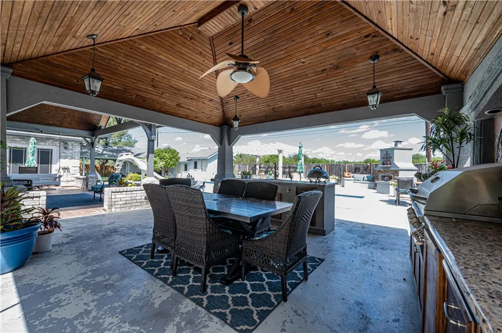 1825 Clarice Avenue Alice, TX 78332