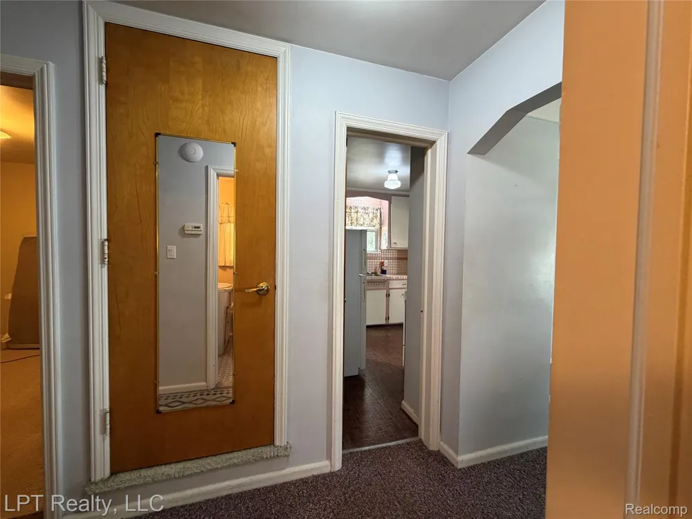 2266 Progress Avenue Lincoln Park City, MI 48146