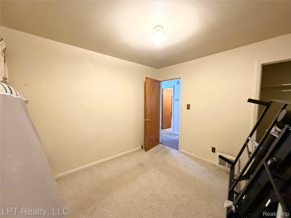 2266 Progress Avenue Lincoln Park City, MI 48146