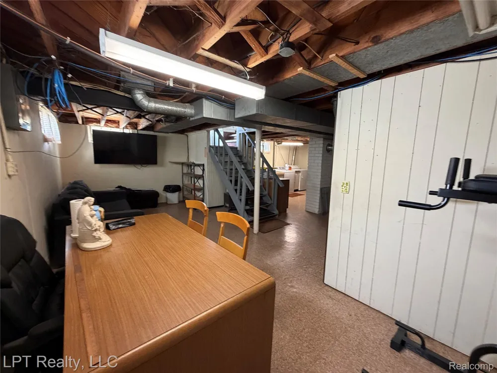 2266 Progress Avenue Lincoln Park City, MI 48146