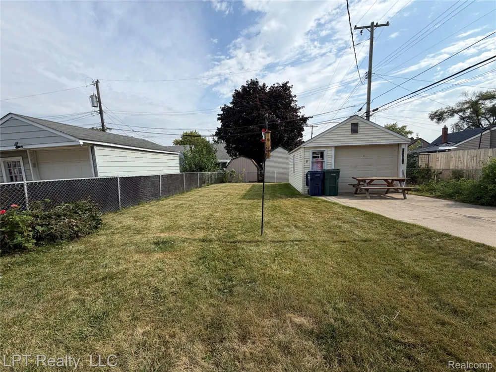 2266 Progress Avenue Lincoln Park City, MI 48146