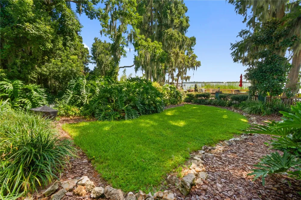 1019 W LAKE ELOISE TERRACE Winter Haven, FL 33884