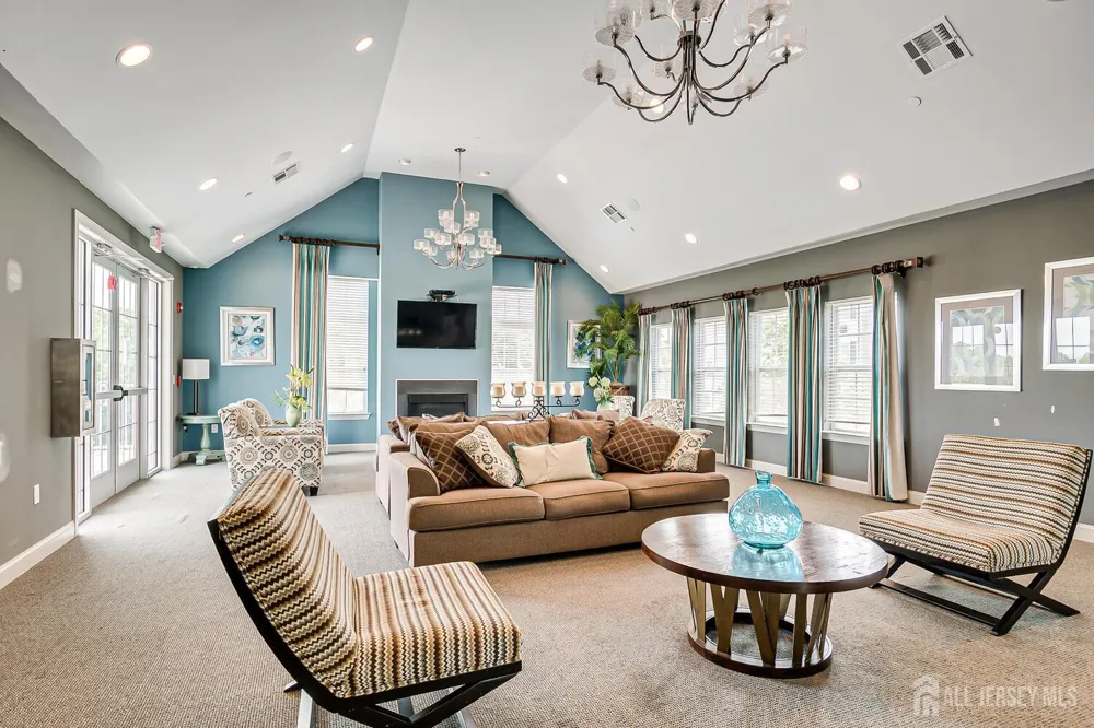 10 Woodmere Drive Sayreville, NJ 08859