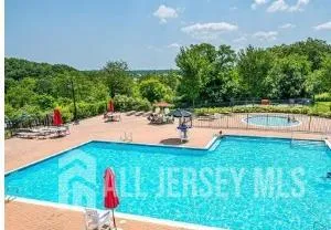 10 Woodmere Drive Sayreville, NJ 08859