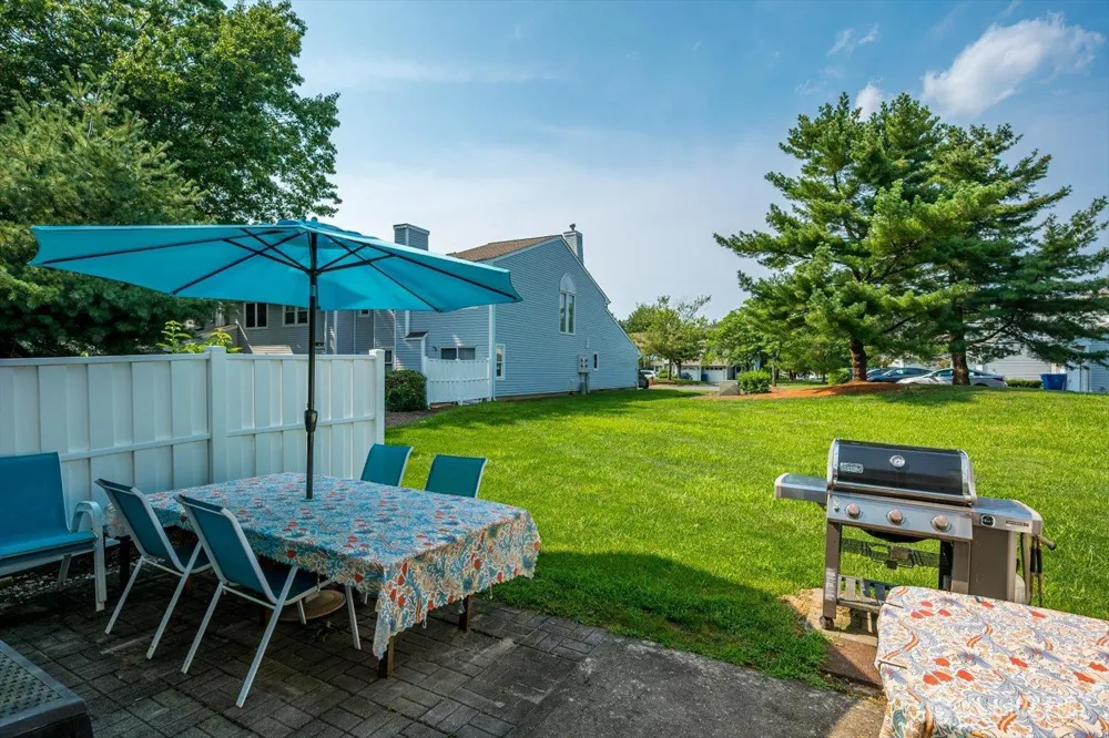 10 Woodmere Drive Sayreville, NJ 08859