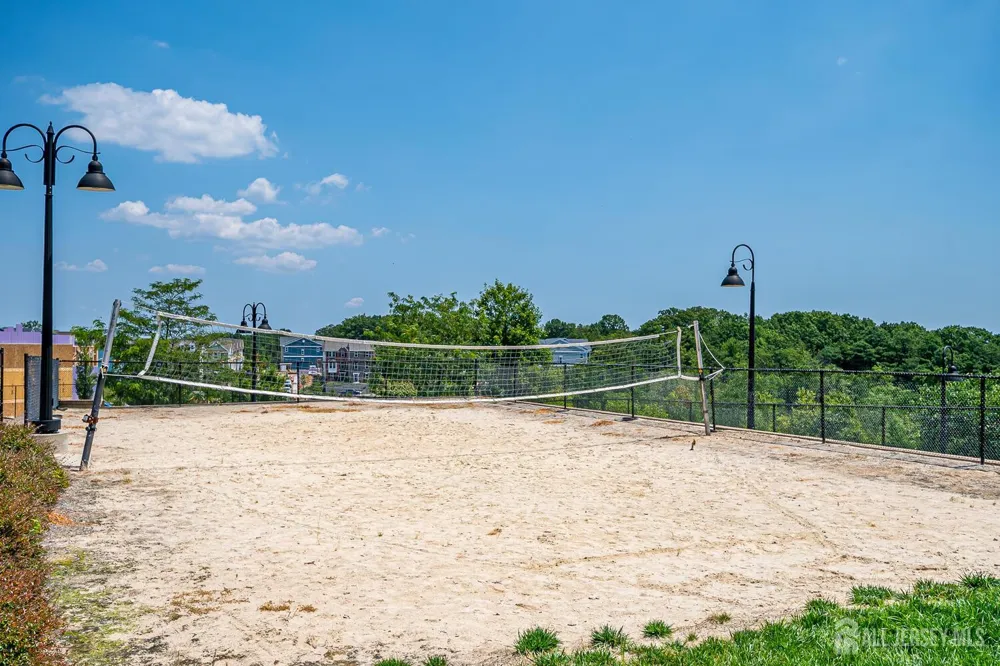 10 Woodmere Drive Sayreville, NJ 08859