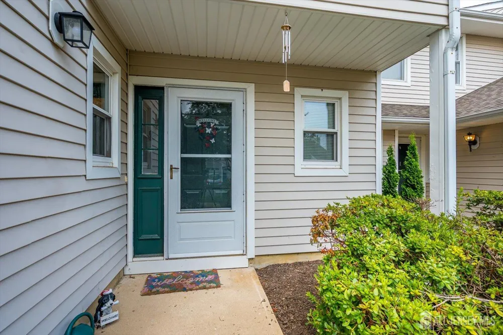 10 Woodmere Drive Sayreville, NJ 08859