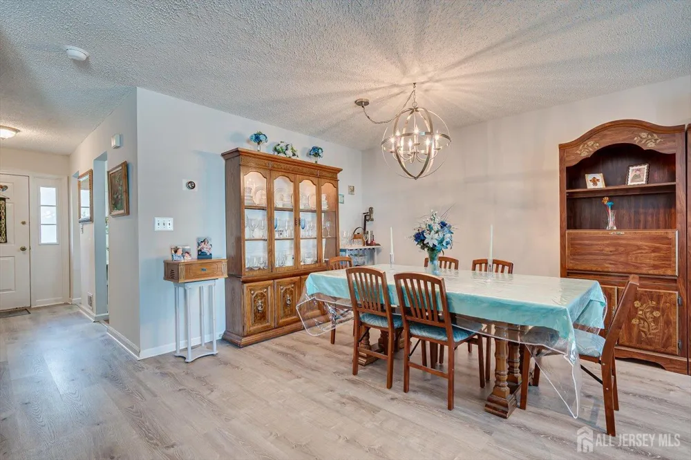 10 Woodmere Drive Sayreville, NJ 08859
