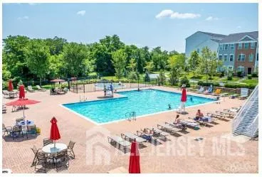 10 Woodmere Drive Sayreville, NJ 08859