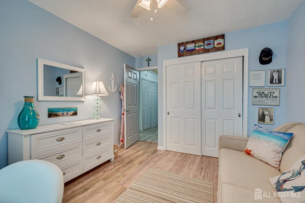 10 Woodmere Drive Sayreville, NJ 08859