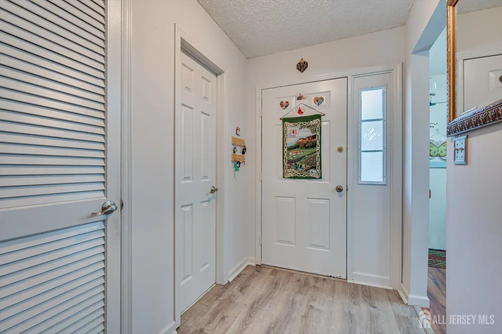 10 Woodmere Drive Sayreville, NJ 08859