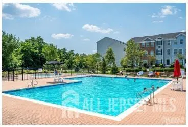 10 Woodmere Drive Sayreville, NJ 08859