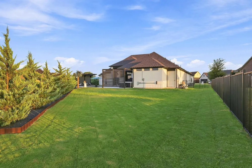 1604 Covered Bridge Court Gunter, TX 75058