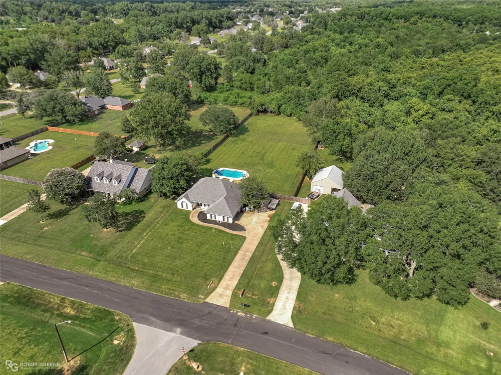 354 Hunters Hollow Bossier City, LA 71111