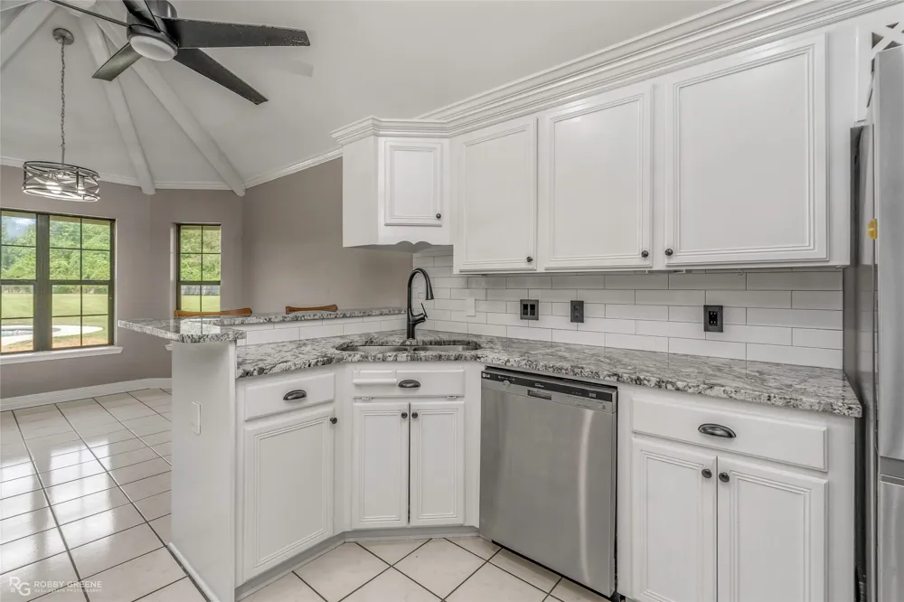 354 Hunters Hollow Bossier City, LA 71111