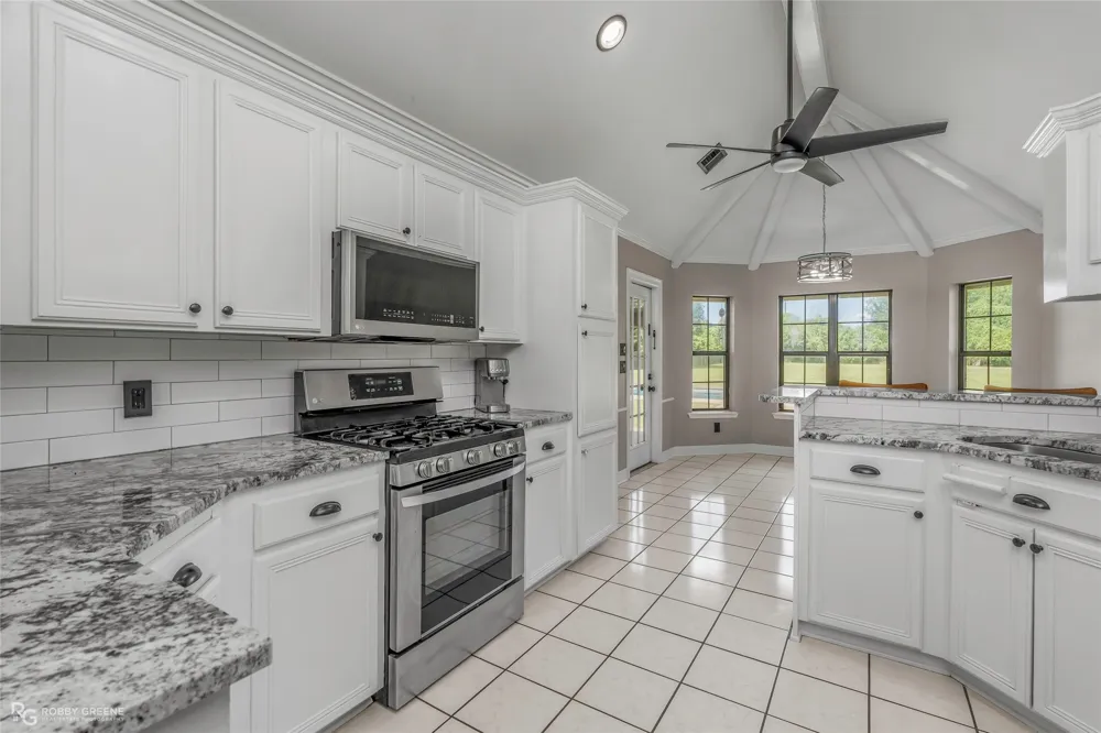 354 Hunters Hollow Bossier City, LA 71111