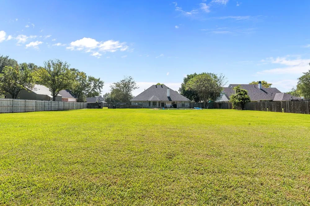 354 Hunters Hollow Bossier City, LA 71111