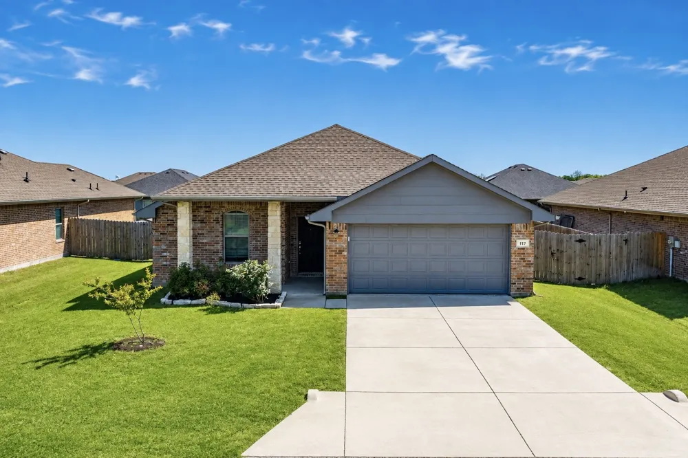 117 Willowbend Loop Mabank, TX 75147