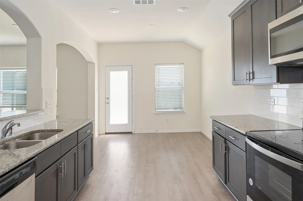 117 Willowbend Loop Mabank, TX 75147