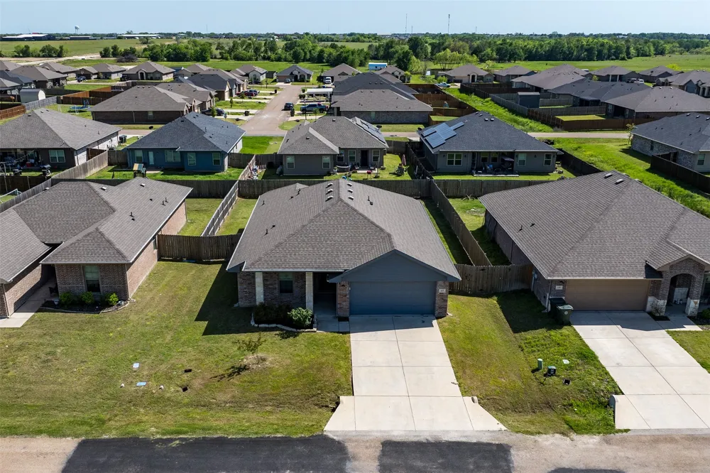 117 Willowbend Loop Mabank, TX 75147