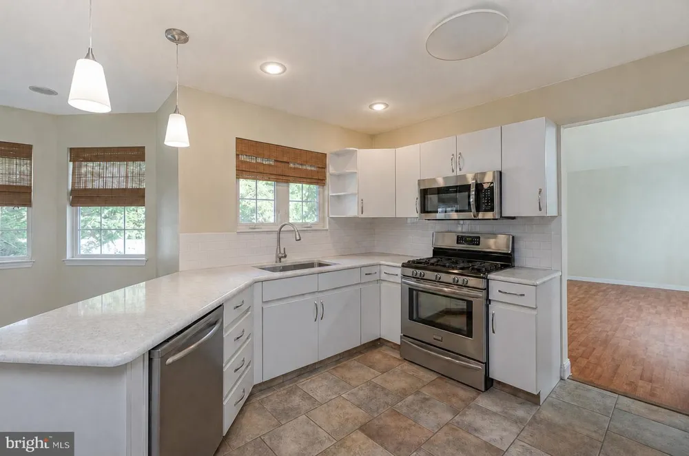 21 SUNSET ROAD Blackwood, NJ 08012