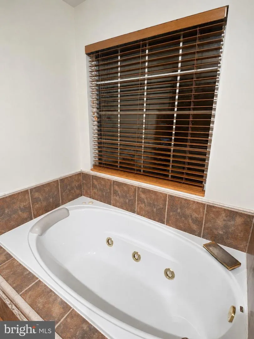 21 SUNSET ROAD Blackwood, NJ 08012