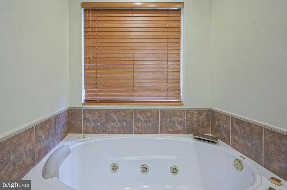 21 SUNSET ROAD Blackwood, NJ 08012