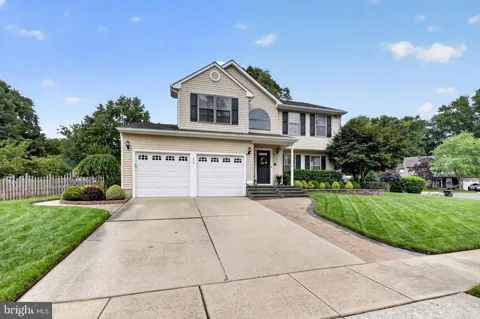 1 WOODLEIGH COURT