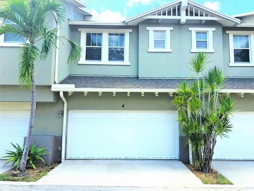 499 Corte Madera Lane #4 West Palm Beach, FL 33401