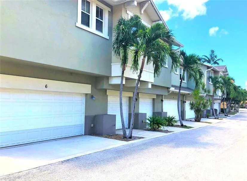 499 Corte Madera Lane #4 West Palm Beach, FL 33401