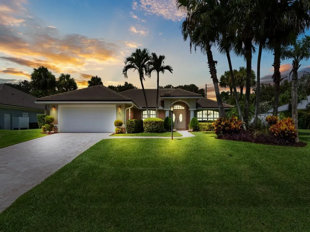 1365 ADMIRALS Walk Vero Beach, FL 32963