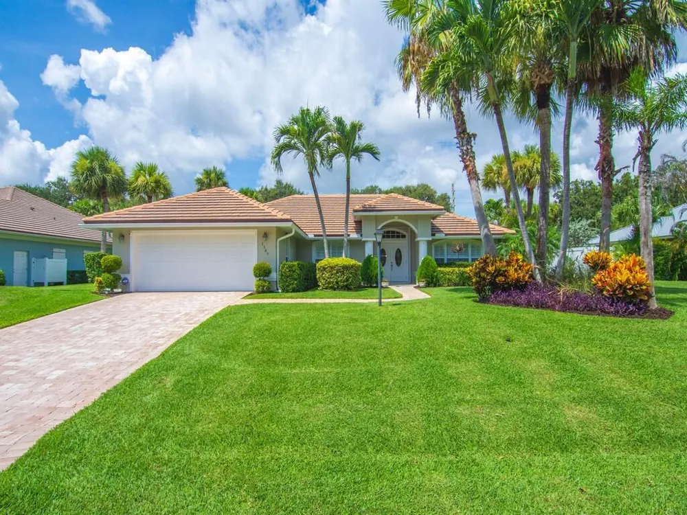1365 ADMIRALS Walk Vero Beach, FL 32963
