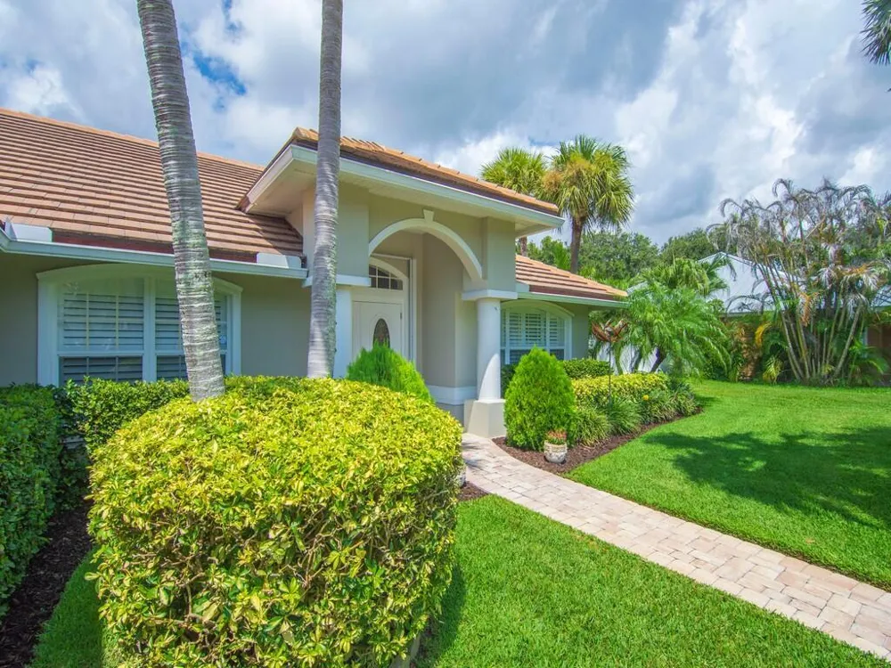 1365 ADMIRALS Walk Vero Beach, FL 32963