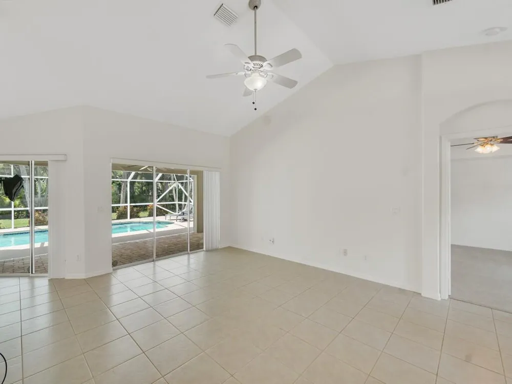 1365 ADMIRALS Walk Vero Beach, FL 32963