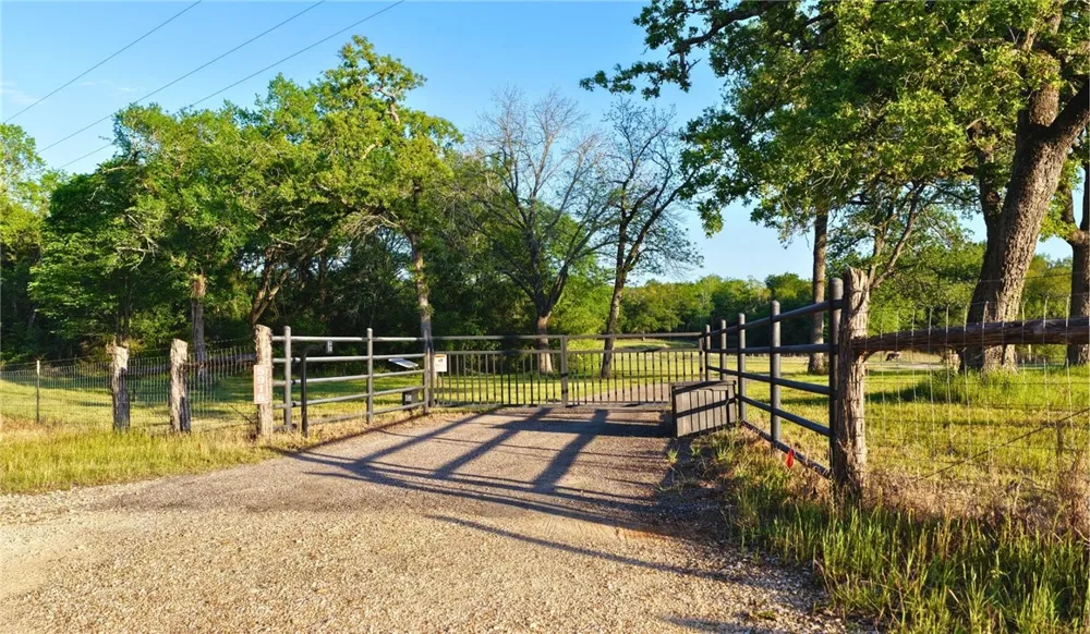 5916 Private Road 2003 (+/- 12 acres) Caldwell, TX 77836