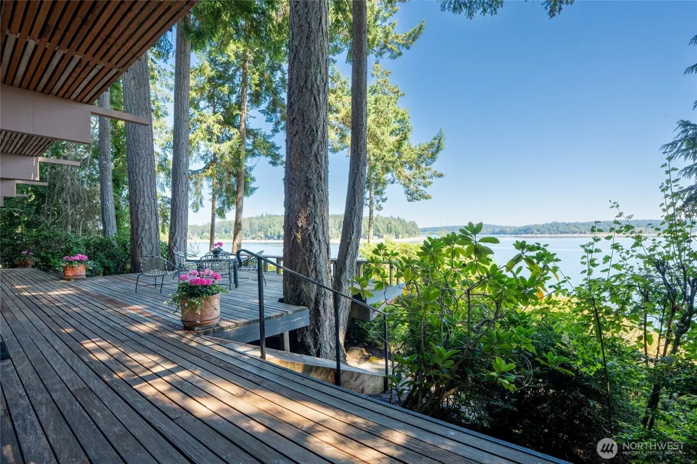 6005 Yeazell Road Longbranch, WA 98351