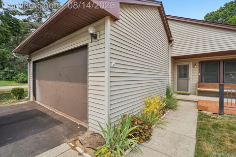 7812 Oakland Place