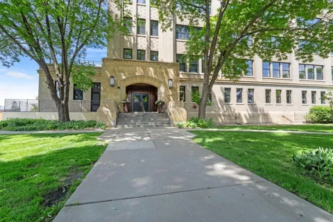 730 Stinson Boulevard #320