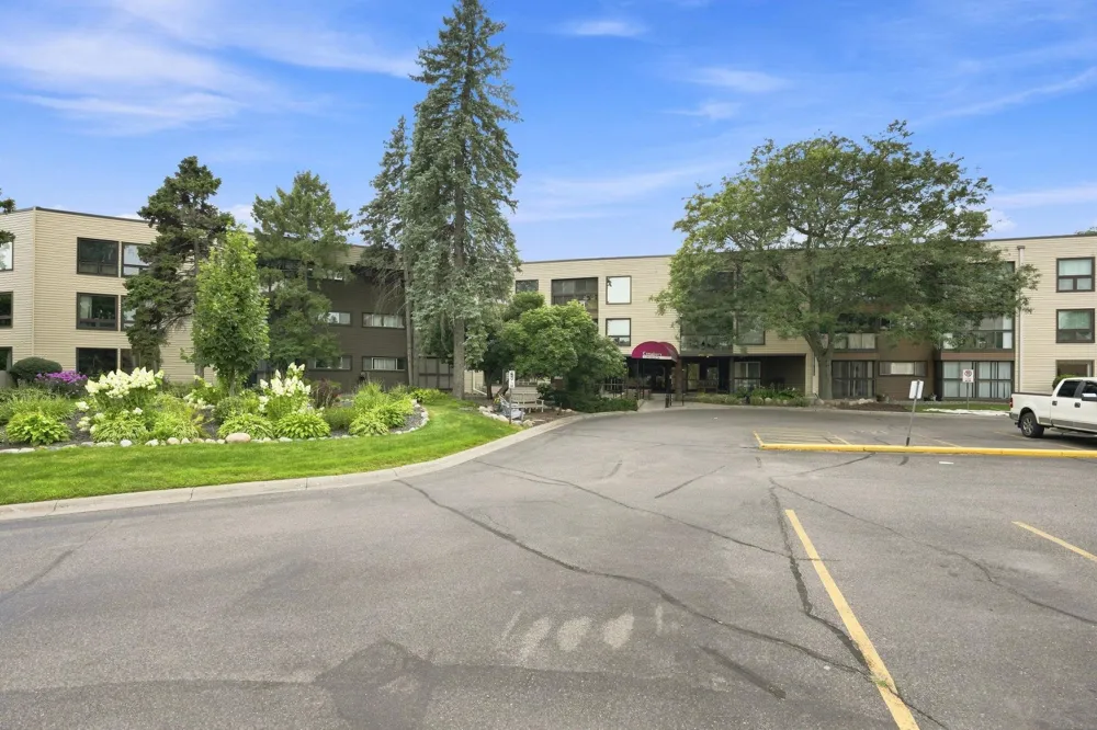 2495 Canabury Drive #230 Little Canada, MN 55117