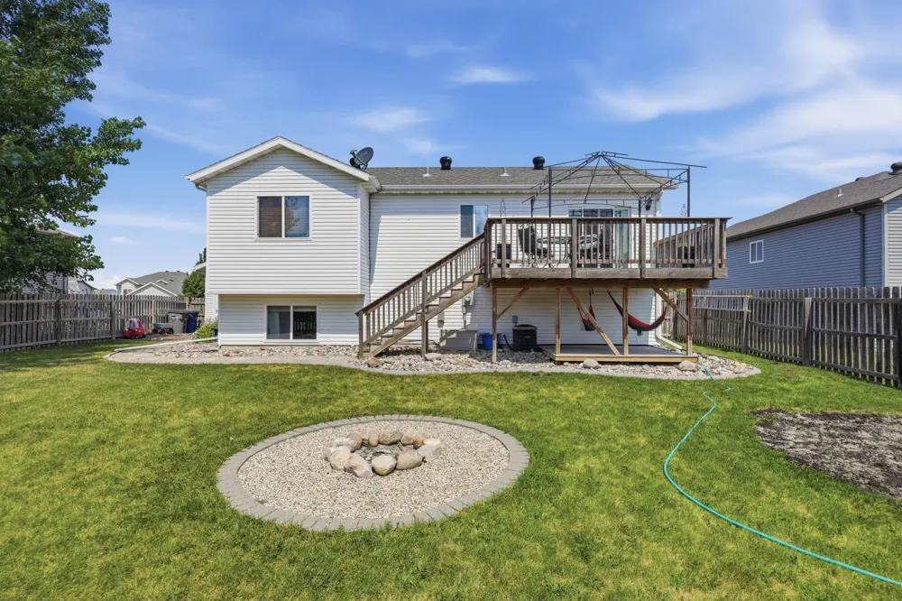 1227 38th Avenue S Moorhead, MN 56560