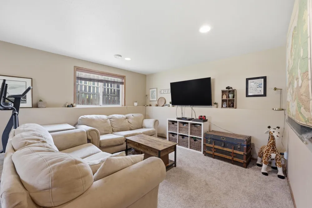 1227 38th Avenue S Moorhead, MN 56560