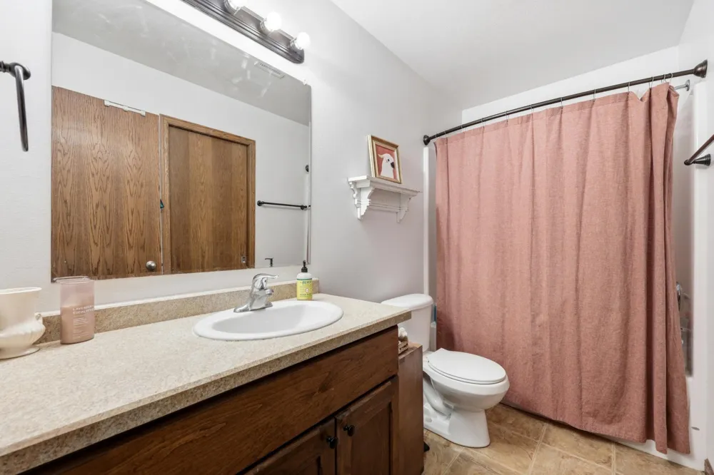 1227 38th Avenue S Moorhead, MN 56560