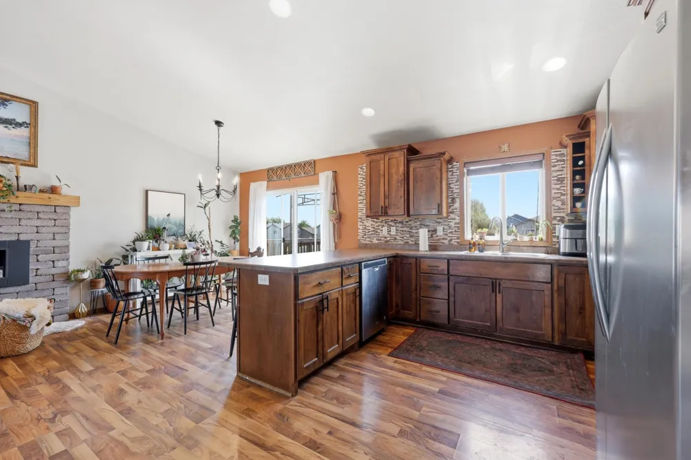 1227 38th Avenue S Moorhead, MN 56560