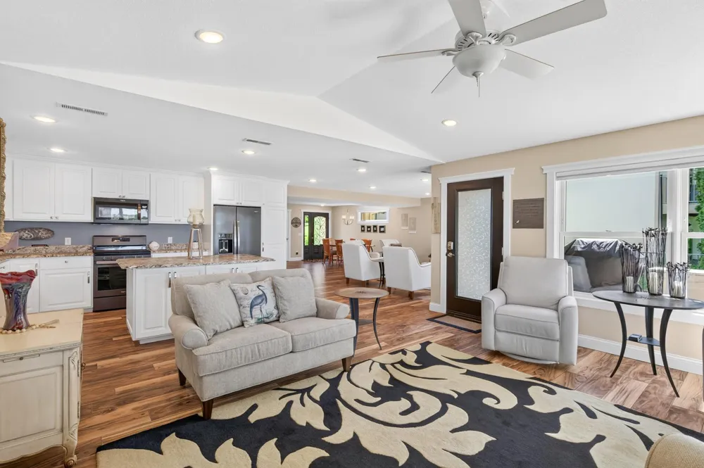 2790 S Shore Drive Prior Lake, MN 55372