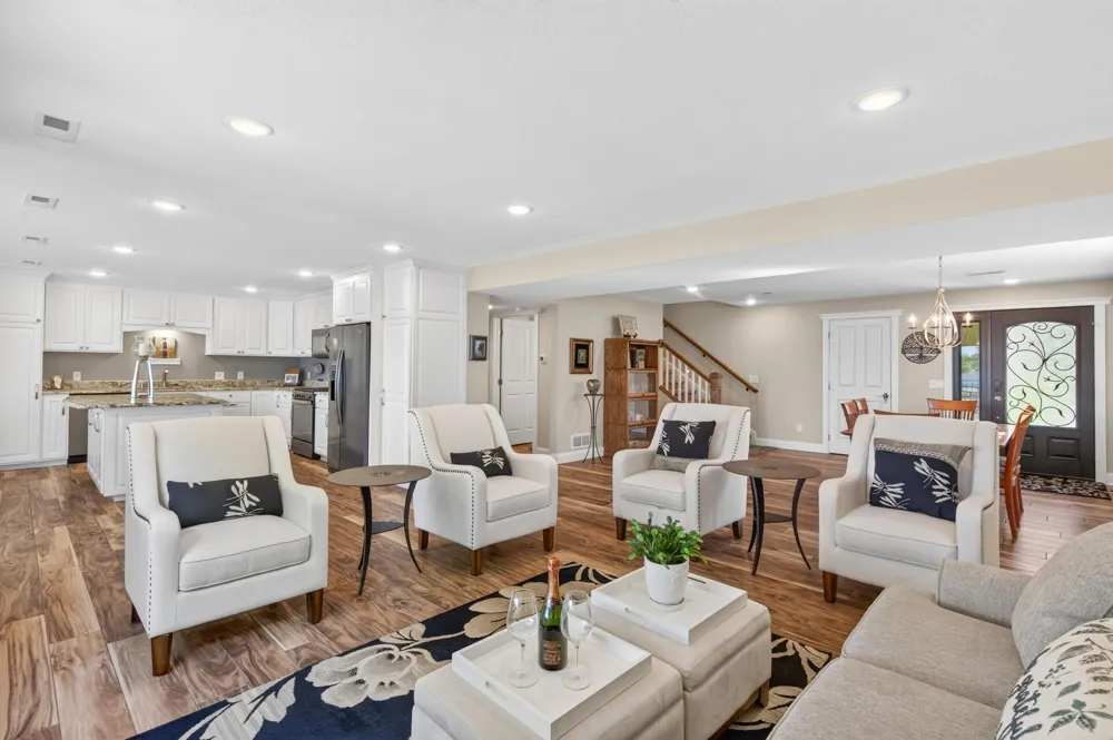 2790 S Shore Drive Prior Lake, MN 55372