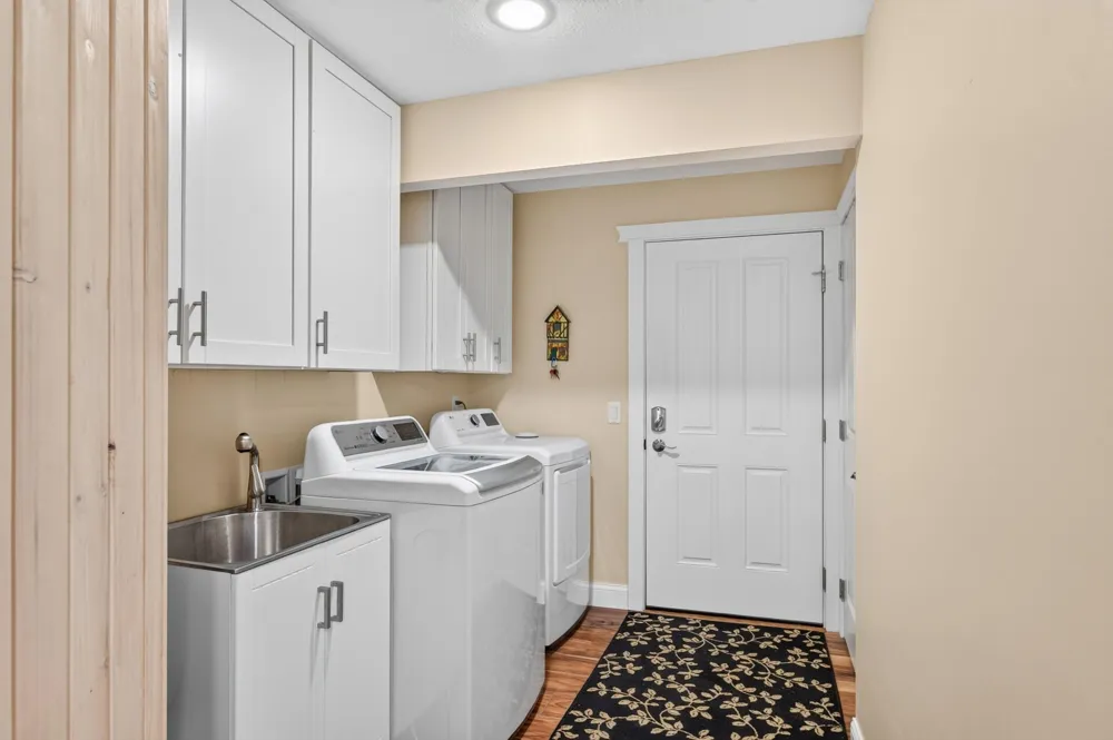 2790 S Shore Drive Prior Lake, MN 55372
