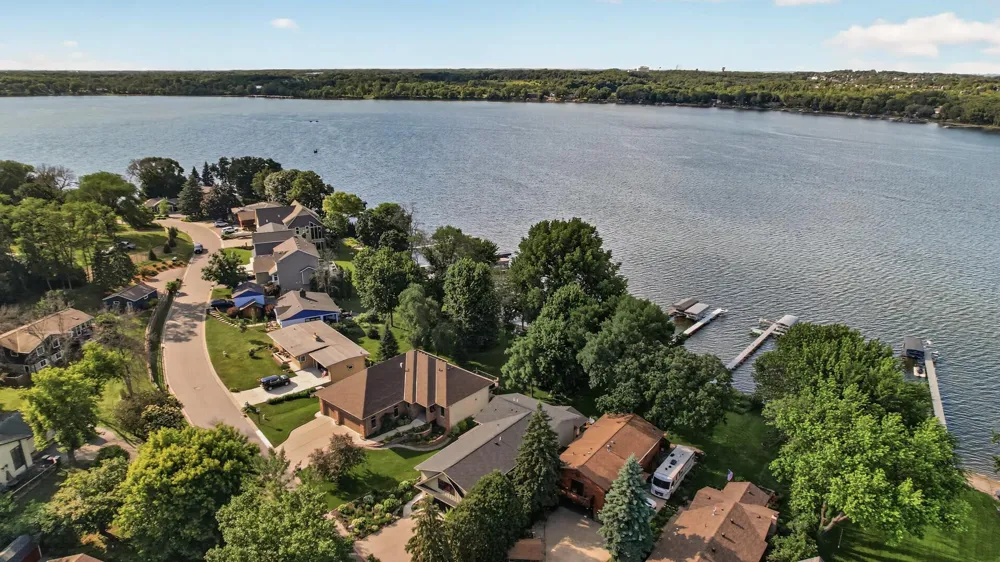 2790 S Shore Drive Prior Lake, MN 55372