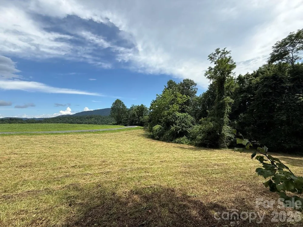 94 Ebenezer Trail #3 Hendersonville, NC 28739